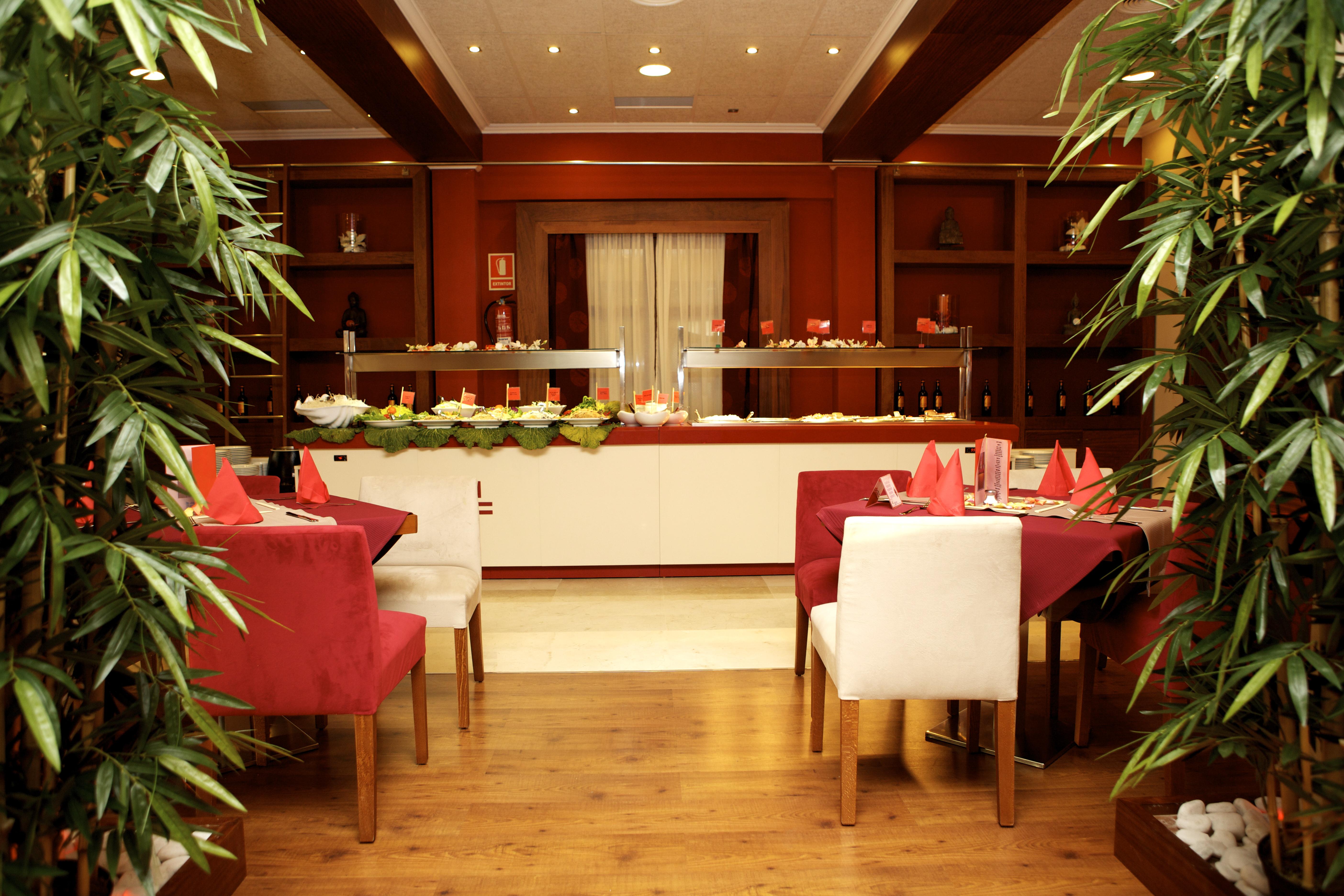 ホテル Sahara Nubia Gobi Ses Cadenes エクステリア 写真 A restaurant in Madrid, Spain.
