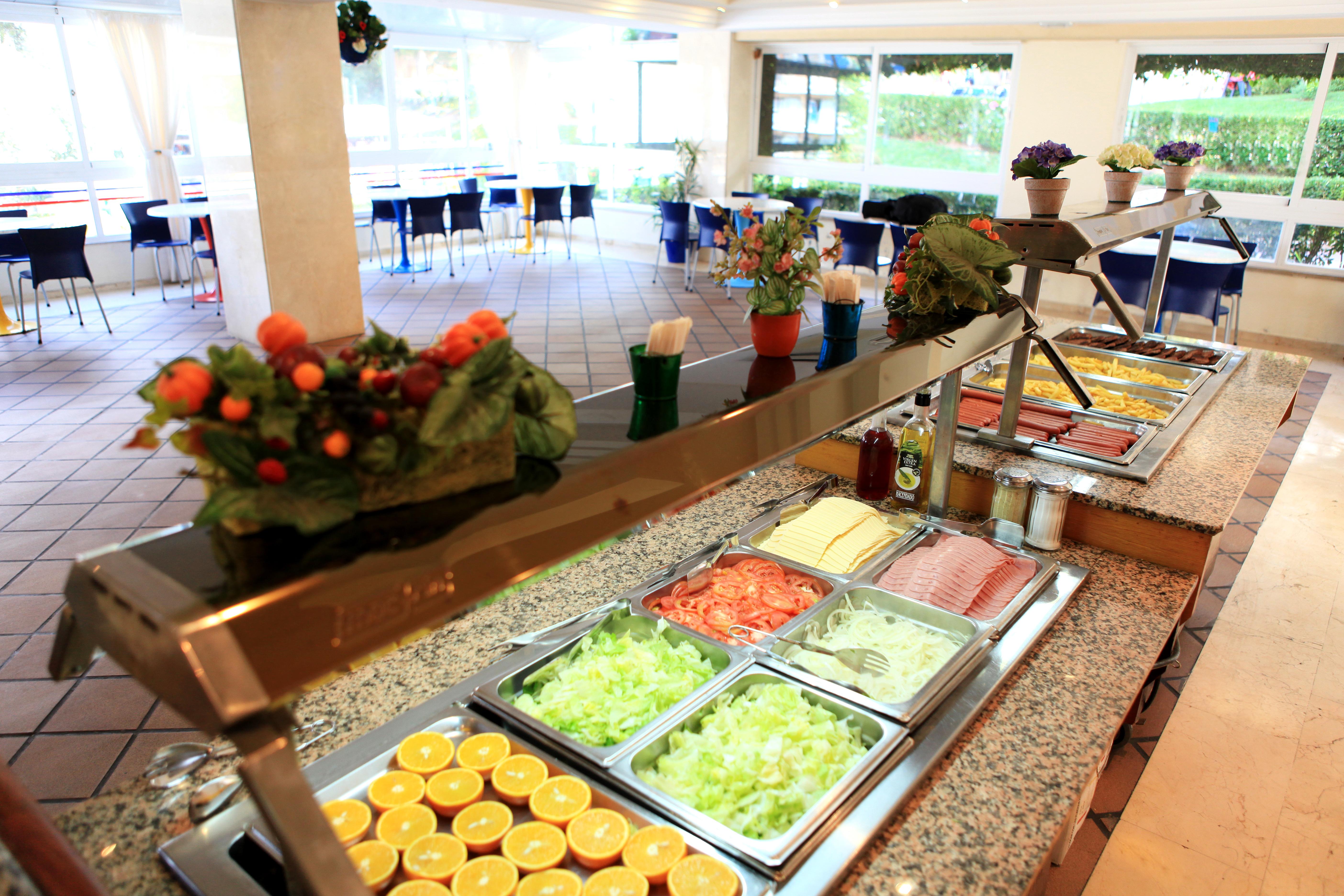 ホテル Sahara Nubia Gobi Ses Cadenes エクステリア 写真 Breakfast buffet at a hotel
